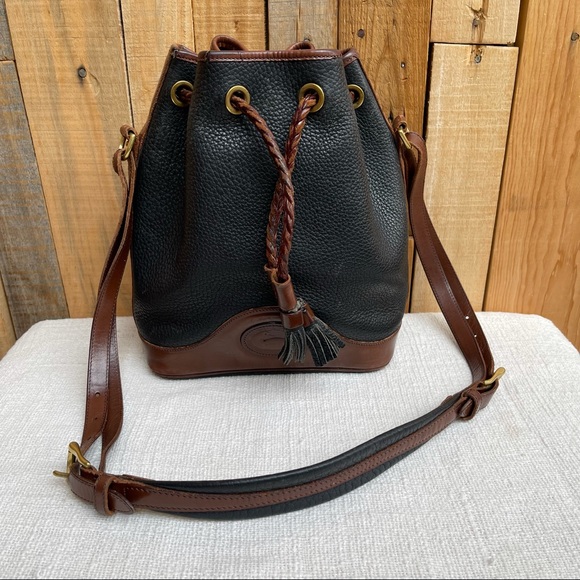 Dooney & Bourke Handbags - DOONEY BOURKE VINTAGE LARGE BUCKET BAG